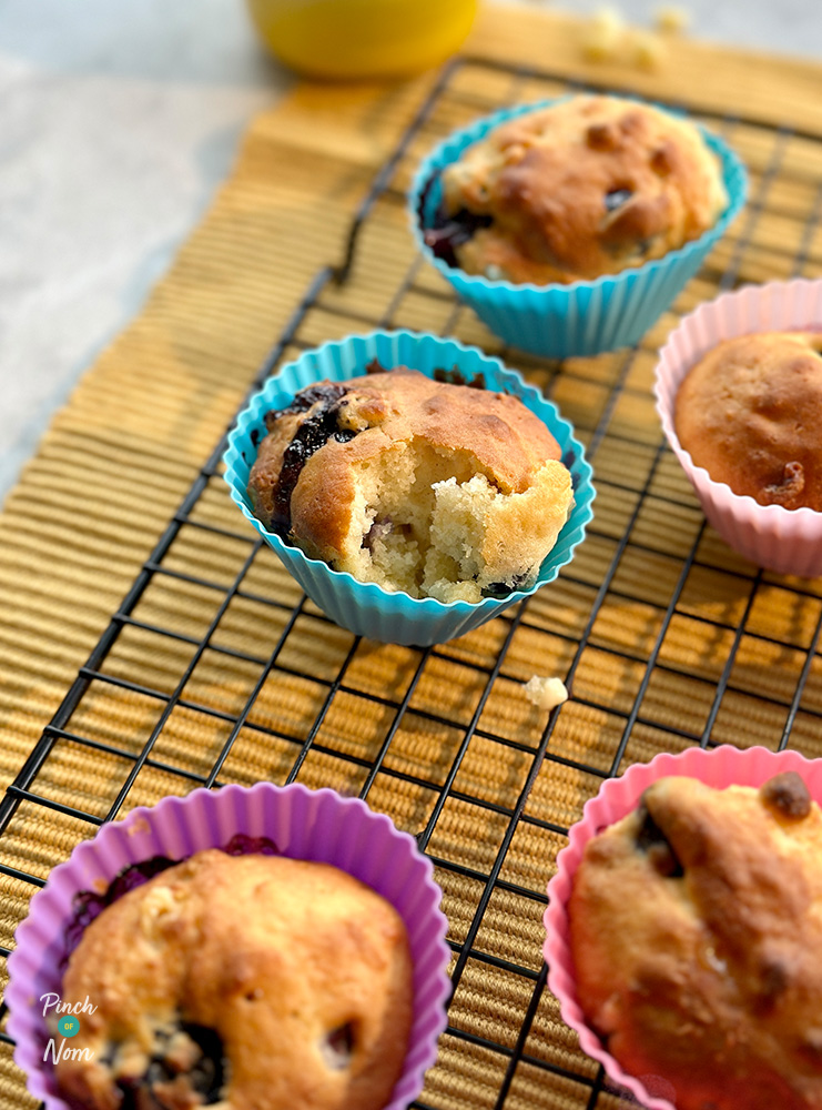 Air Fryer White Chocolate and Blueberry Muffins - Pinch of Nom Slimming Recipes